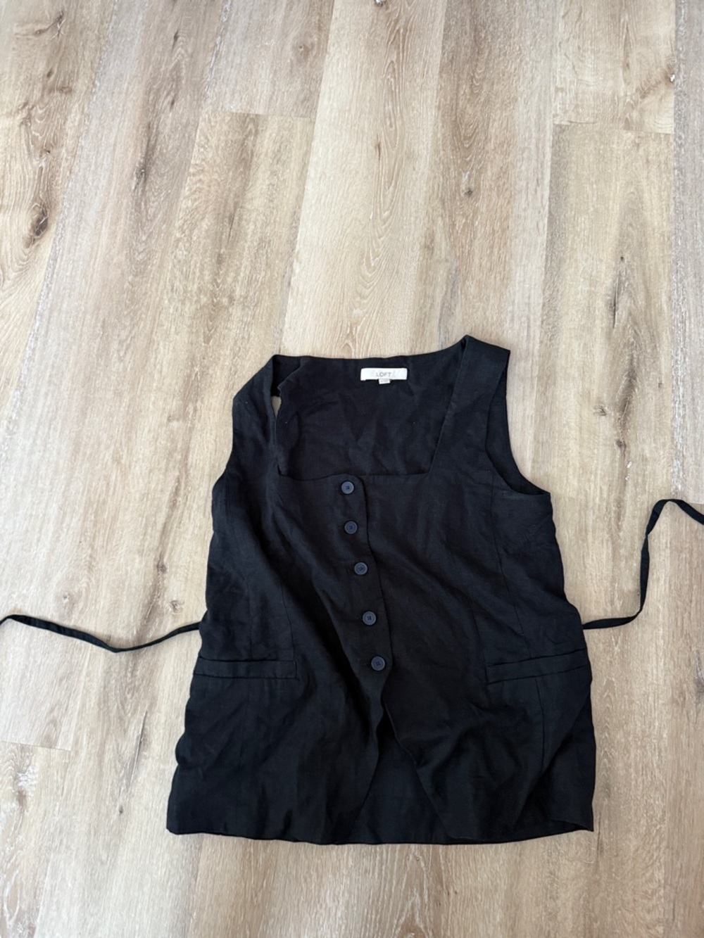 LOFT Black Sleeveless Button-Front Vest